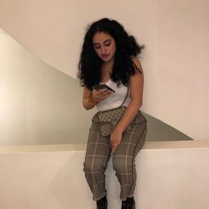 Meet your Posher, Araam